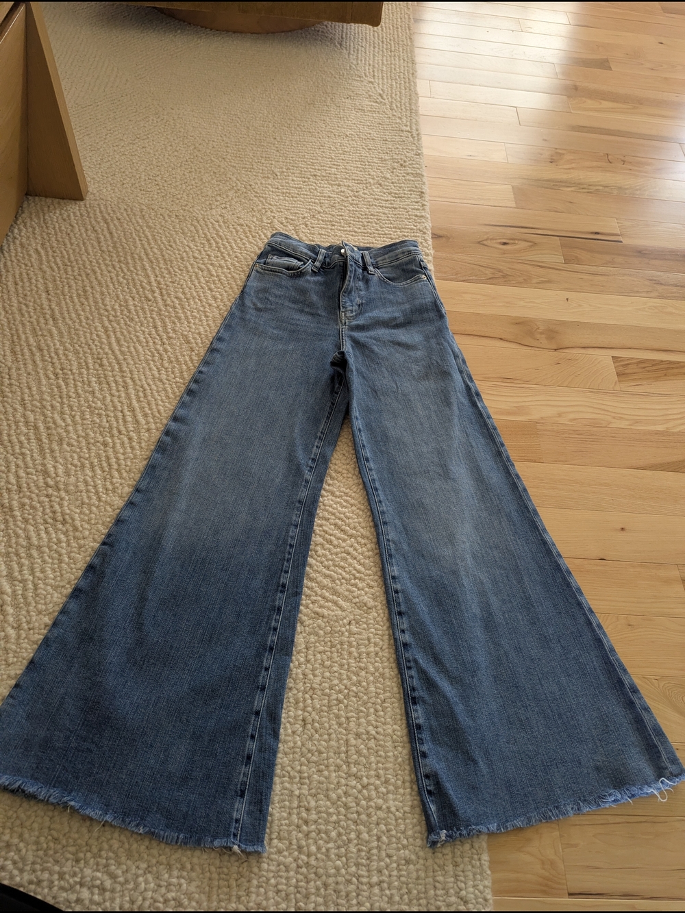 Frame Denim Wide-Leg Flare Jeans in Medium Blue